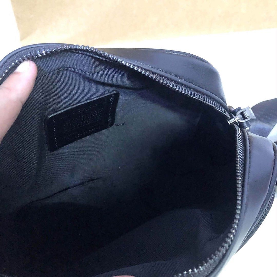 COACH UNISEX BODY BAG (Category: Cots & Cribs) located in Angeles City. Submitted by migs_font29 (Listing ID 1467377316, Image 3). Description: .