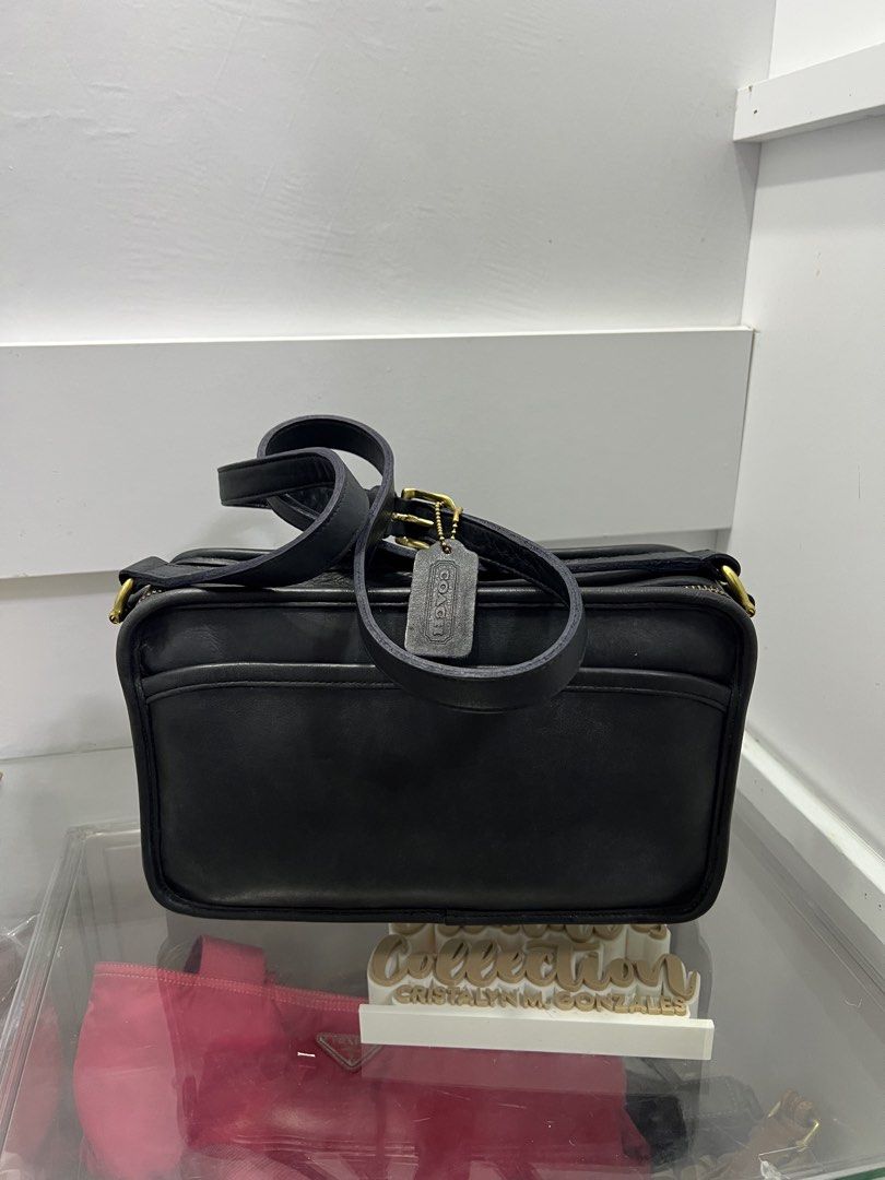 Coach Vintage (Category: Cross-body Bags) located in Cabanatuan. Submitted by cristalcollection (Listing ID 1467449799, Image 1). Description: Co ach Vintage Multi-Compartment Zip in Navy 9974💯 6,480 Php Very good cond. minimal usage only..