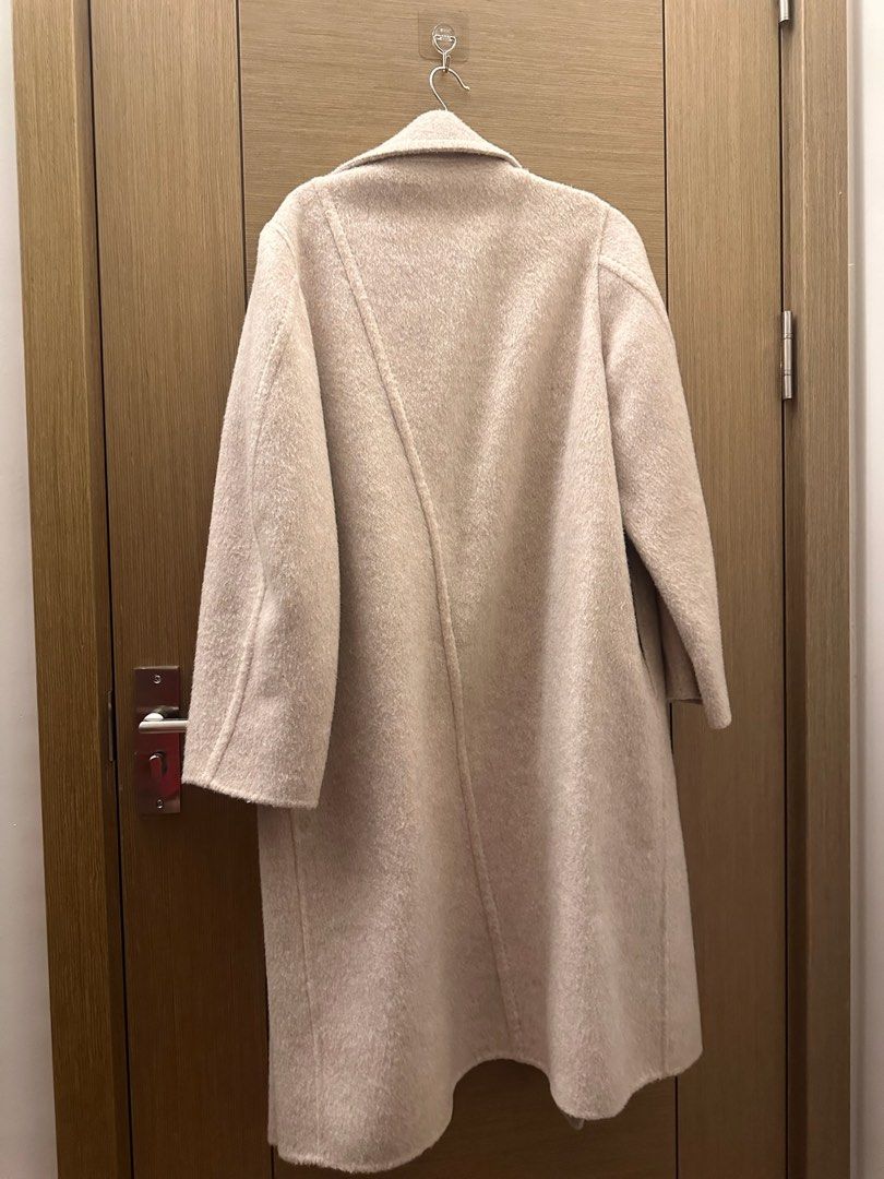 coat （分類：外套及戶外衣服）位於 Hong Kong。 由 curatorhan 提交（商品編號 1467511413，圖片 3）。簡介： 。