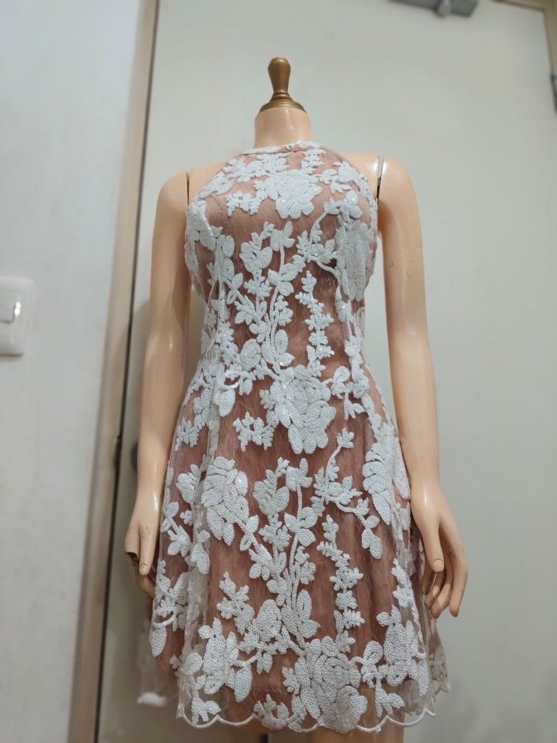 Cocktail Dress (Category: Evening dresses & gowns) located in Manila. Submitted by deleonhann57311 (Listing ID 1467423924, Image 3). Description: Sequence Cocktail Dress padded no need bra knee length backless.