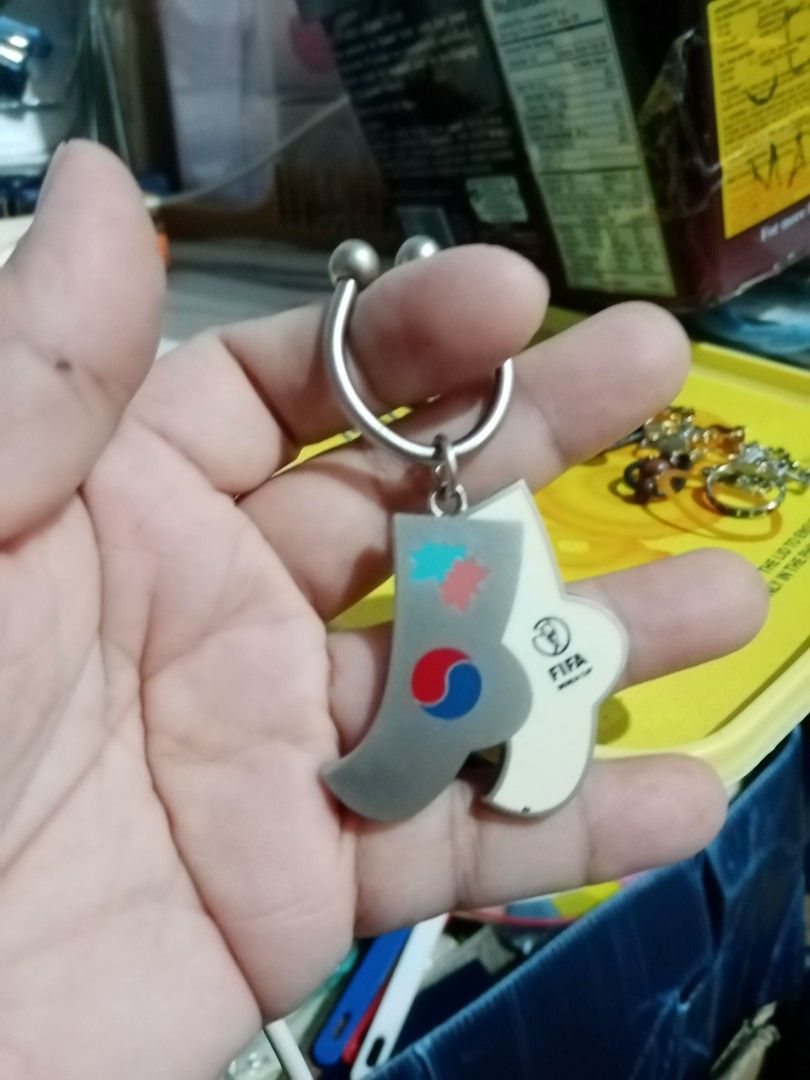 Collectible keychain (Category: Vintage Collectibles) located in Caloocan City. Submitted by 4kidsstore (Listing ID 1467375392, Image 1). Description: .