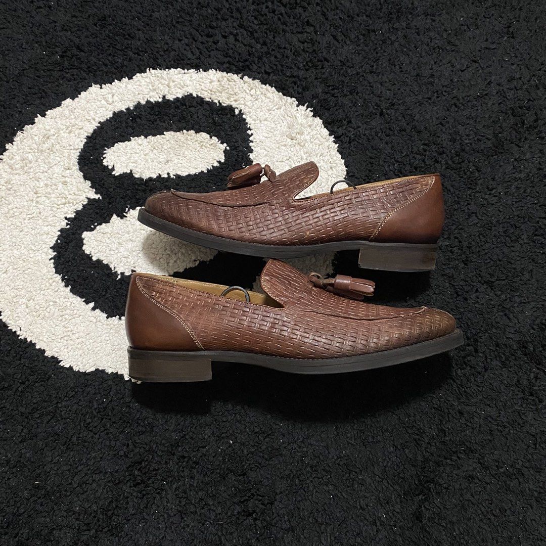 Colombo Loafers Italy (Category: Casual Shoes) located in Danao, Cebu. Submitted by sneaks_cebu (Listing ID 1467408670, Image 1). Description: Colombo loafers Size 8.5us 41eur -no major issues Php 1,750.