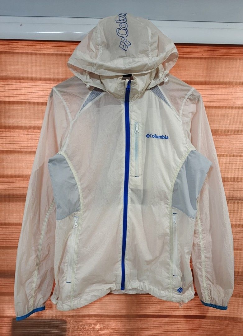 Columbia Lightweight Windbreaker (Category: Coats, Jackets and Outerwear) located in Cabuyao City. Submitted by dthrifts (Listing ID 1467513723, Image 1). Description: 22 W 27 L Authentic Water Repellent Excellent Condition.
