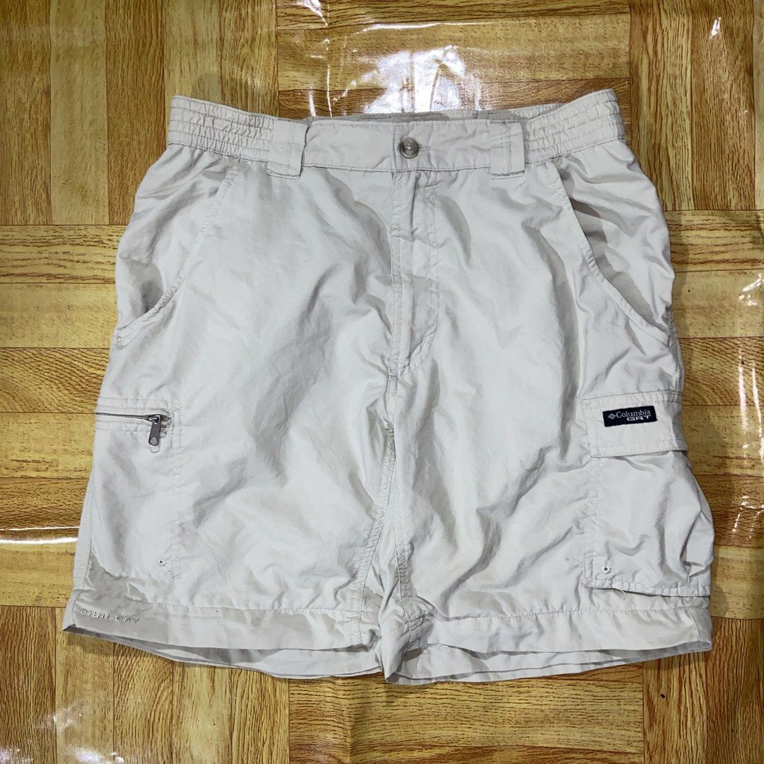 Columbia Packable Outdoor Short (Category: Activewear) located in Dasmarinas. Submitted by thrift2gems (Listing ID 1467602448, Image 3). Description: Columbia Packable Outdoor Short✨ -WIDTH: 30-32 -LENGTH: 17.5 -LEG OPENING: 10.5 -COLOR RATE: 9.5/10 -CONDITION: 9.5/10 -ISSUE: CUT TAGS.