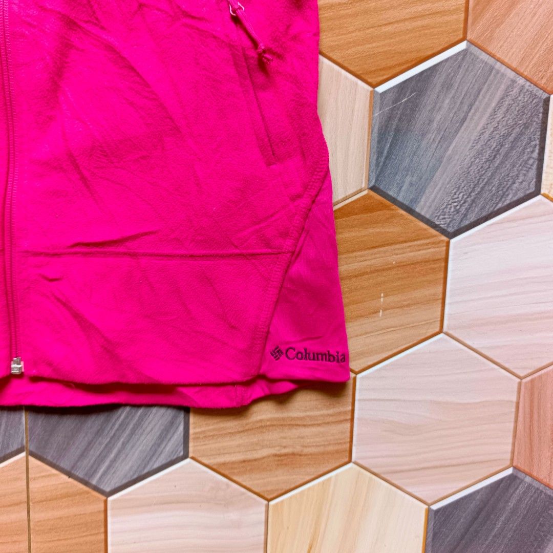 Columbia Pink Vests (Category: Vests) located in Maramag. Submitted by thrifty777 (Listing ID 1467520283, Image 3). Description: Authentic Columbia Slightly Used Condition Location Maramag Bukidnon.