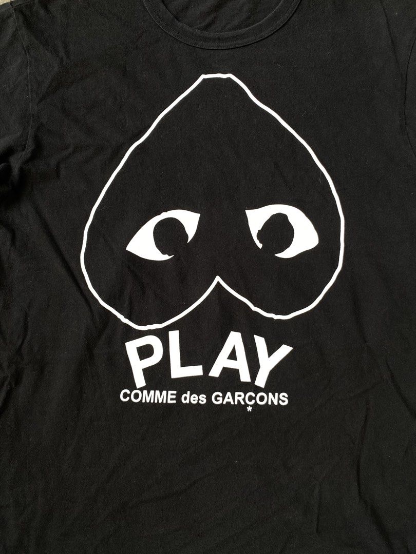 COMME DES GARCONS PLAY BLACK T-SHIRT (Category: Tshirts & Polo Shirts ) located in Kalibo. Submitted by bryaninosa20819 (Listing ID 1467363726, Image 3). Description: COMME DES GARCONS PLAY BLACK T-SHIRT Dimes : 21x28 Excellent Condition Color Rate 9/10 Need Wash 📩📩📩📩.
