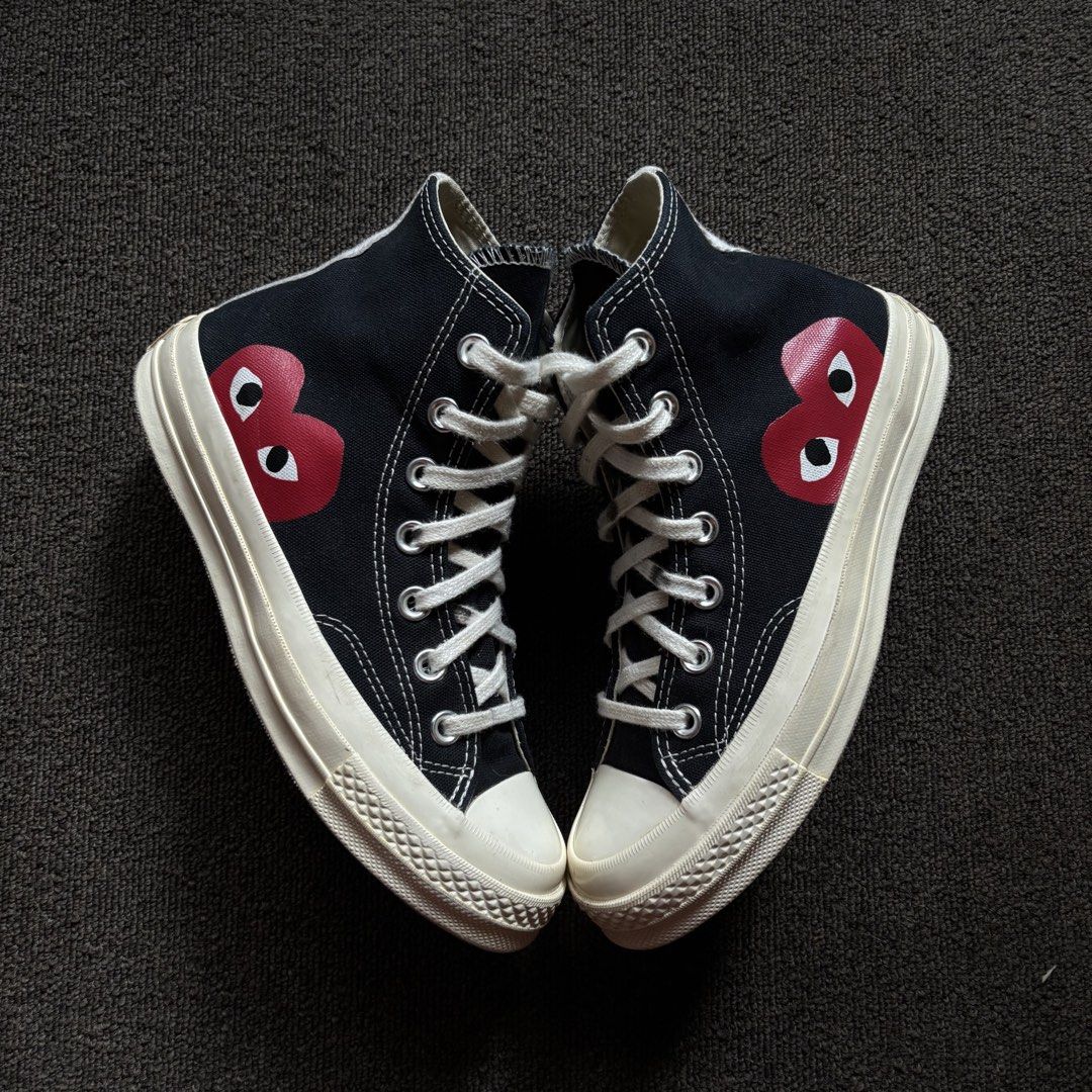 COMME des Garçons PLAY x Converse Chuck 70 High (Category: Sneakers) located in Pasig City. Submitted by bootsoftravel_ph (Listing ID 1467398818, Image 2). Description: COMME des Garçons PLAY x Converse Chuck 70 High used - Good FOR SALE Pair only Free shipping!!! Issue: signs of usage , slight drags Price ₱ 2,500 Size: EU 36.5 / UK 4 / US 6 Guaranteed 100% Legit 💯 We ship nationwide 🚚.