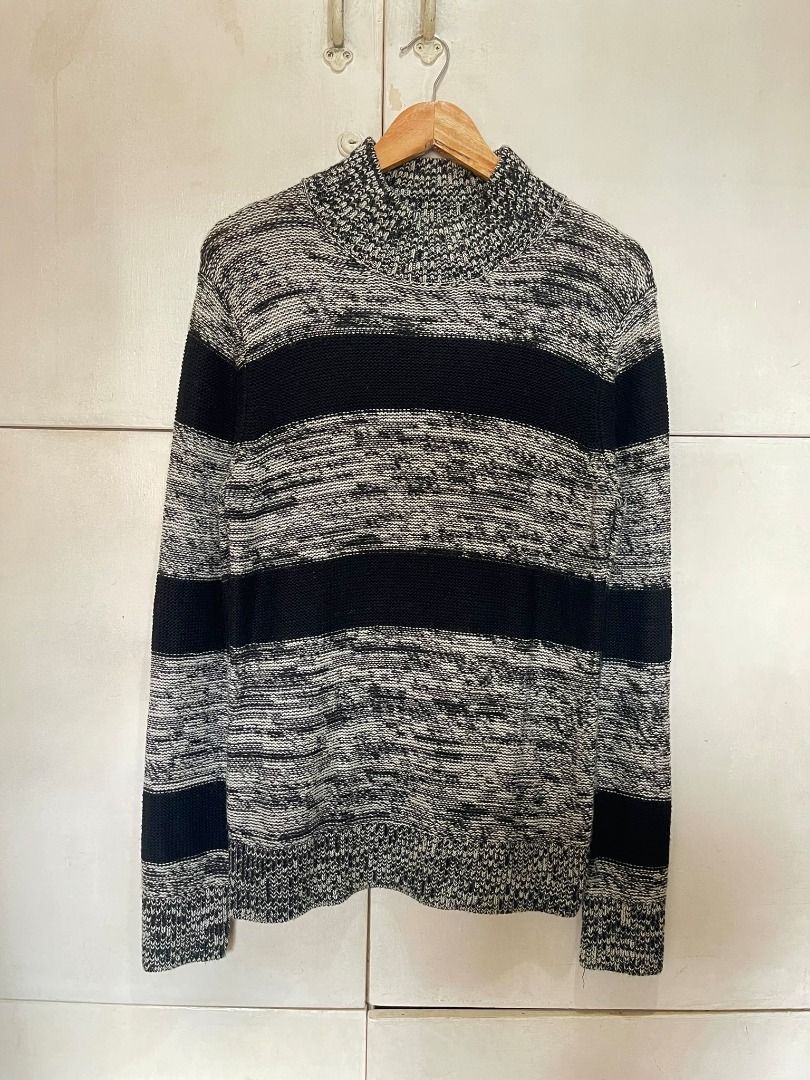 CONCEPT ONE TURTLE-NECK KNITTED LONGSLEEVES SWEATER (Category: Coats, Jackets and Outerwear) located in Manila. Submitted by ako.si.lemmor (Listing ID 1467423723, Image 1). Description: This item is authentic and personal used. Dimes: 19.5X27 (M-L) Color rate: 9/10 Issue: Need wash Shipping at your own cost or pickup Mandaluyong..