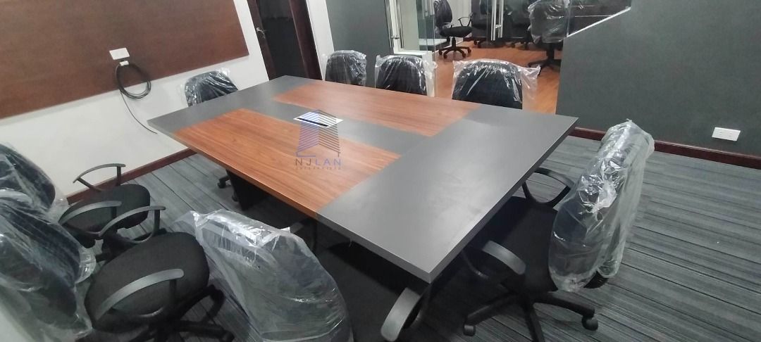 Conference Table (Category: Office Furniture & Fixtures) located in Caloocan City. Submitted by boldwind_7b70cf (Listing ID 1467415418, Image 1). Description: Laminated Top Metal legs Custom Color .