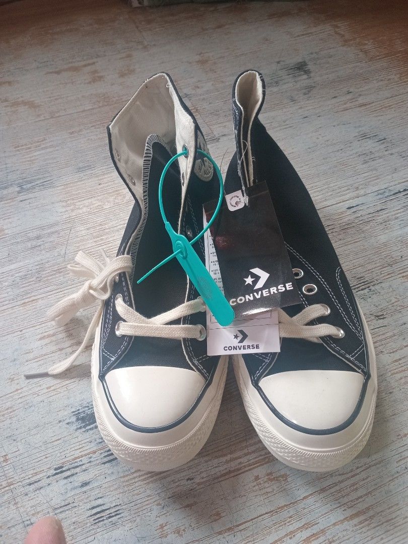 Converse Chuck 70 High Top Black (Category: Sneakers) located in Quezon City. Submitted by jdmagallanes29 (Listing ID 1467409559, Image 1). Description: - Brand: Converse Chuck 70 High-Top - Color: Classic Black with Off-White Laces - Condition: Brand new with original tags and green security tie attachef - Size: US 9.5 Mens / UK 9.5 / EUR 43 / 28 cm - Details: Premium canvas upper, rubber toe cap, and contrast stitching - Origin: Made in Vietnam