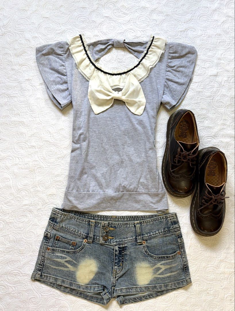 coquette gray bow top (Category: Blouses) located in Tarlac. Submitted by pearl_xoxo (Listing ID 1467566591, Image 1). Description: - coquette gray bow top bust: 14” waist: 16” length: 20” size: s-sl issue: brand: .