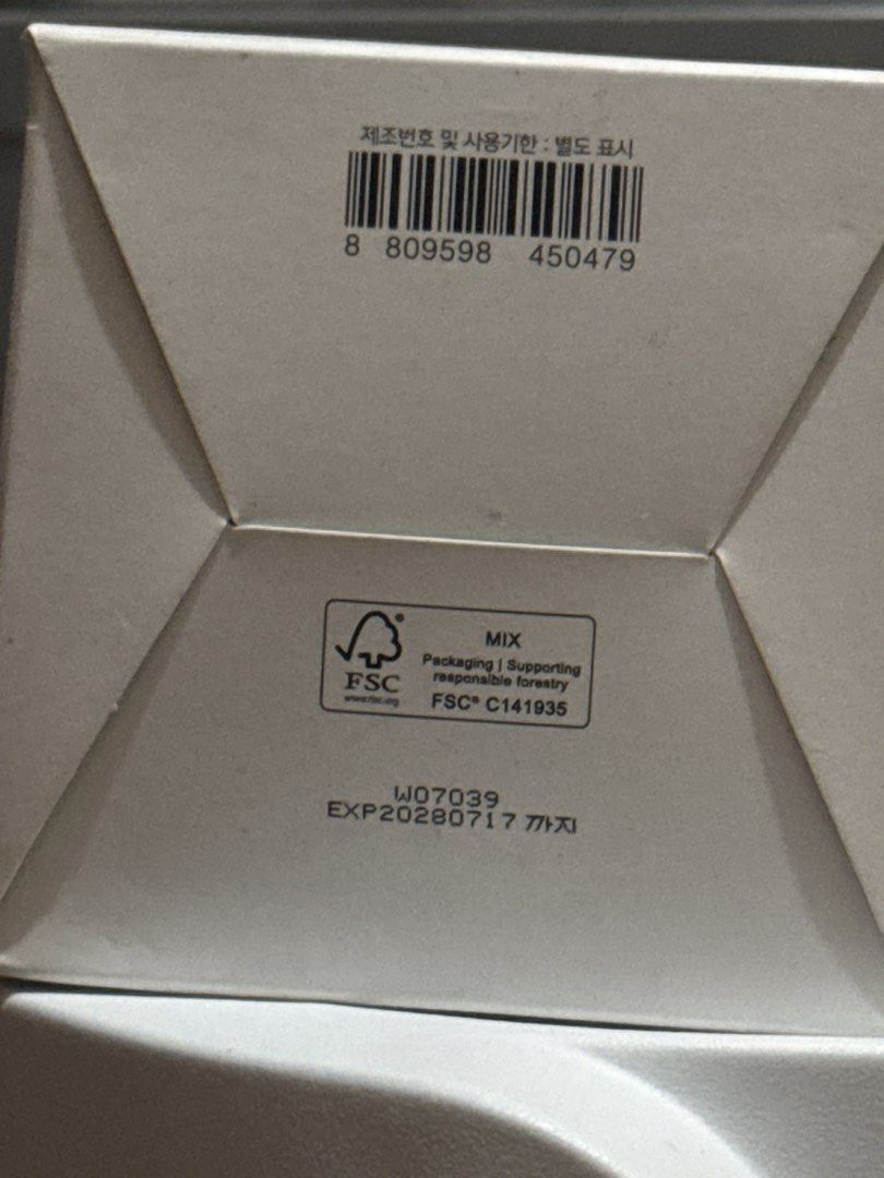 COSRX One Step Green Calming Pad 70 Pads (Category: Face Care) located in Quezon City. Submitted by martitay02 (Listing ID 1467429302, Image 2). Description: - Product: COSRX One Step Green Calming Pad - Quantity: 70 pads (4.73 fl. oz.) - Condition: Brand new, sealed, and unopened - Key Ingredients: Green-Rx complex (Camellia Sinensis Leaf Water, Dandelion Leaf Extract, Witch Hazel Leaf Extract) - Reason for selling: Decluttering extra skincare s