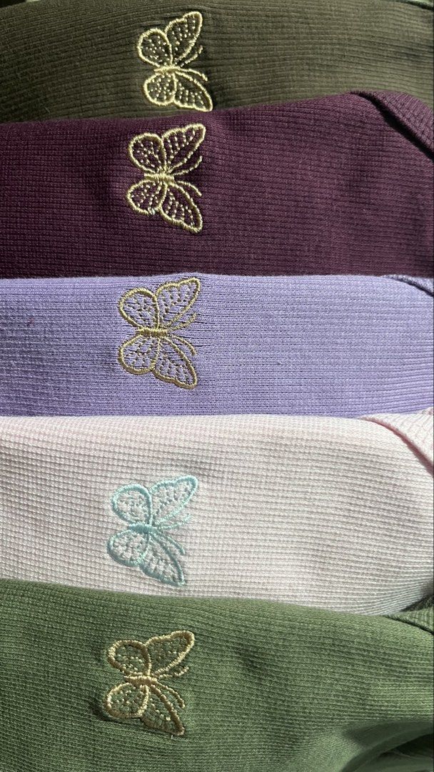 Cotton knitted tops bundle (Category: Shirts) located in Antipolo. Submitted by happythingscollectibles (Listing ID 1467470826, Image 1). Description: 5pcs Vnotch style 36 to 42 Bust Medium - XL size (one size stretchable) 19inches width 22 to 23 inches length.