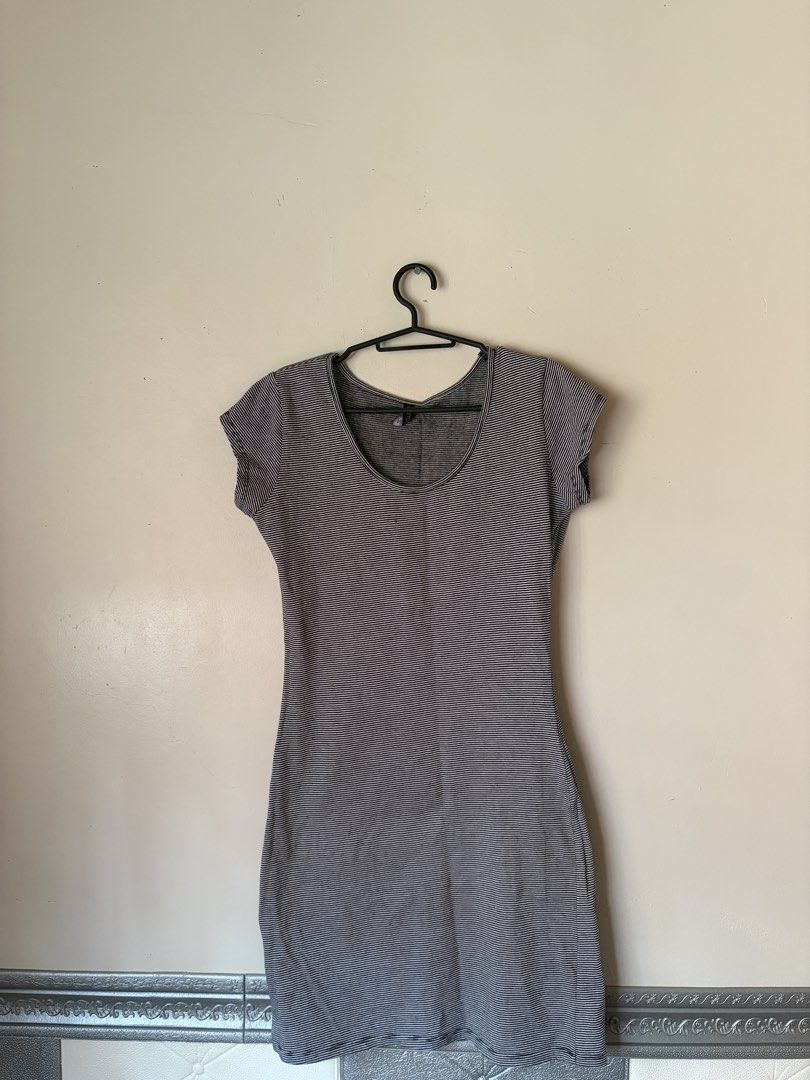 Cotton On Dress (Category: Dresses) located in Manila. Submitted by serra_shop (Listing ID 1467524761, Image 1). Description: Courier: J&T Location: Pampanga .
