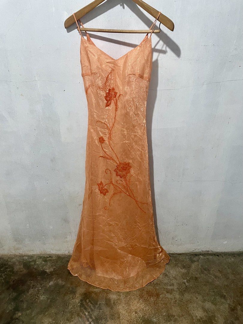 Coty Vintage formal dress (Category: Dresses) located in Davao. Submitted by mj_designervintagecurator (Listing ID 1467486336, Image 1). Description: 📌In good condition 📌bust 34 - waist 28- hips 36- length trap to hem 55 inches.