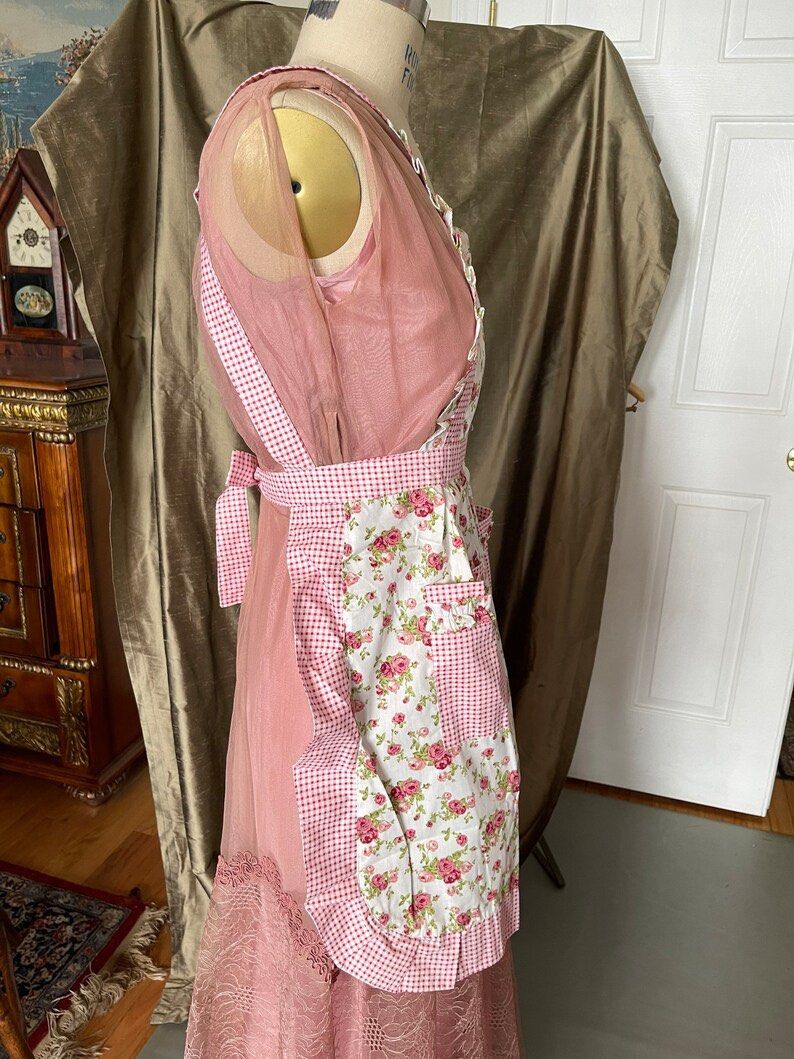 Country cottagecore whimsy apron (Category: Other Stationery & Craft) located in Baguio. Submitted by thecloset.bg (Listing ID 1467551284, Image 2). Description: .