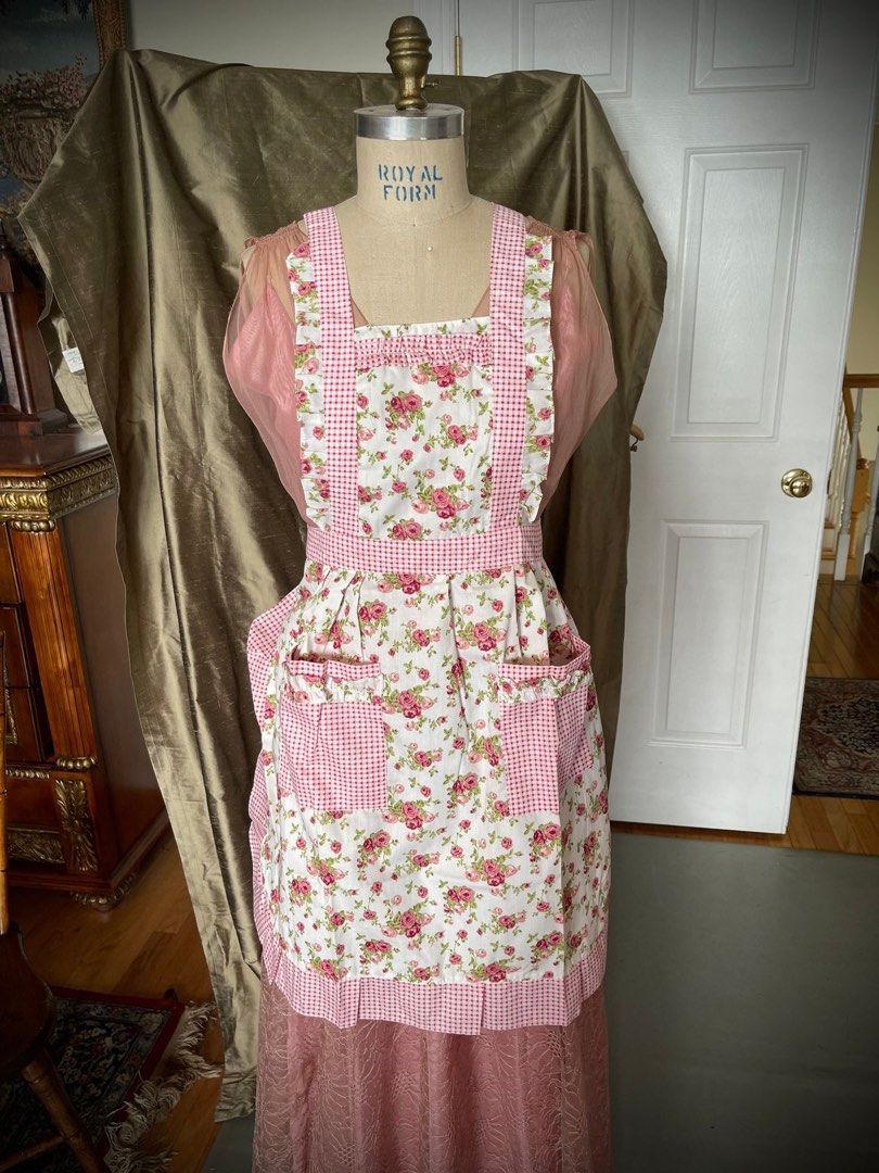 Country cottagecore whimsy apron (Category: Other Stationery & Craft) located in Baguio. Submitted by thecloset.bg (Listing ID 1467551284, Image 1). Description: .