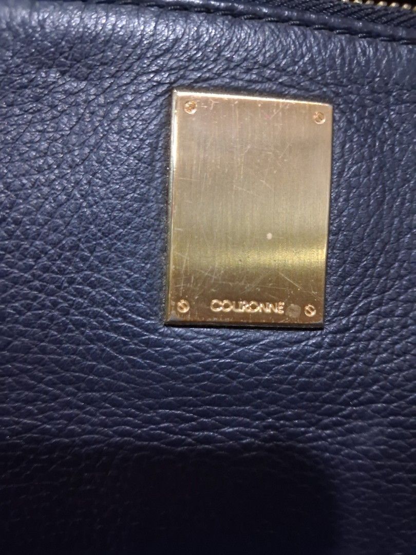Courone pouch (Category: Purses & Pouches) located in Koronadal. Submitted by glai1992 (Listing ID 1467451654, Image 3). Description: courone pouch.