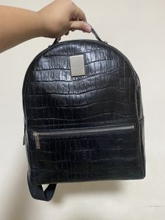 (Category: ) located in . Submitted by menggaypreloved (Listing ID 1467511767, Image 1). Description: .