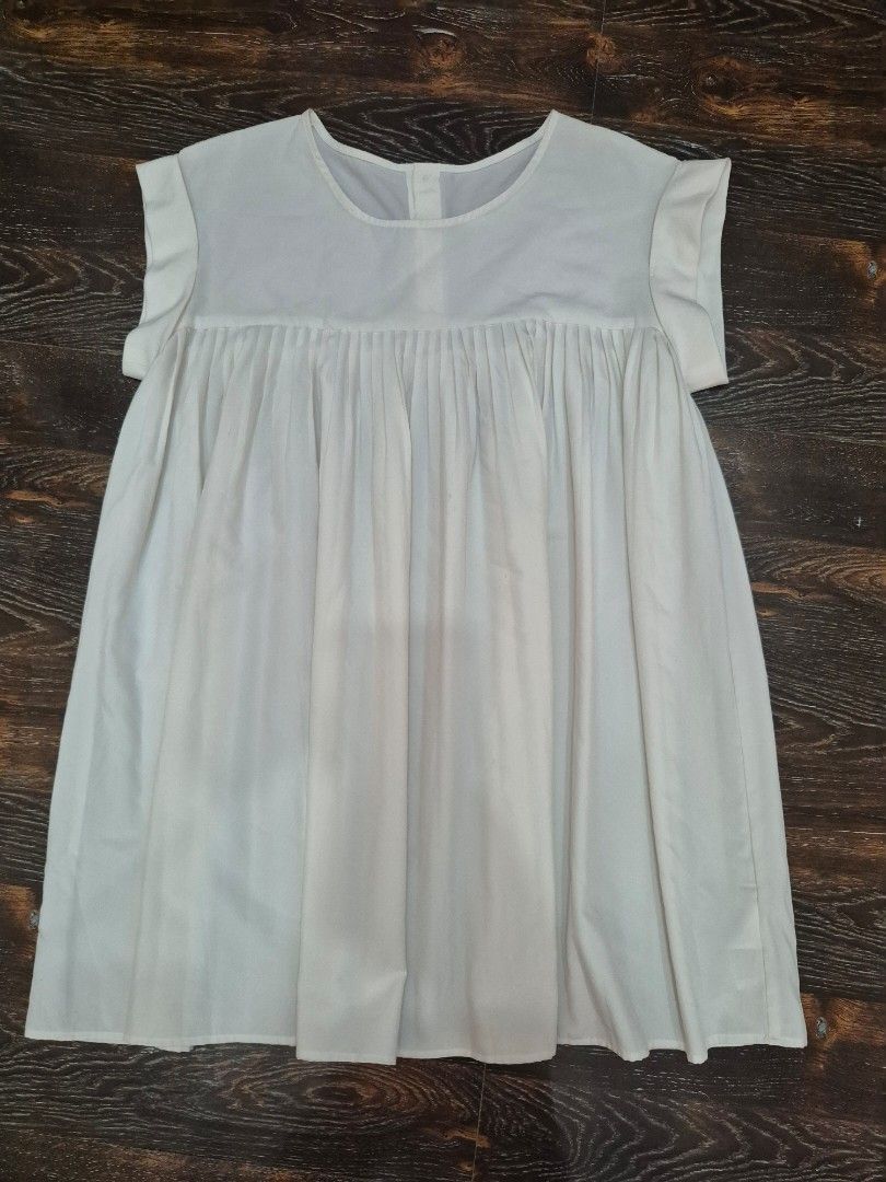 Cream Blouse (Category: Blouses) located in Santa Cruz. Submitted by deenem (Listing ID 1467374731, Image 2). Description: Lightly Used😍👌 No flaws👌 Can fit M-L Asian (Measurements laid flat in inches) Bust:19 Armhole:8 Lenght: 29.