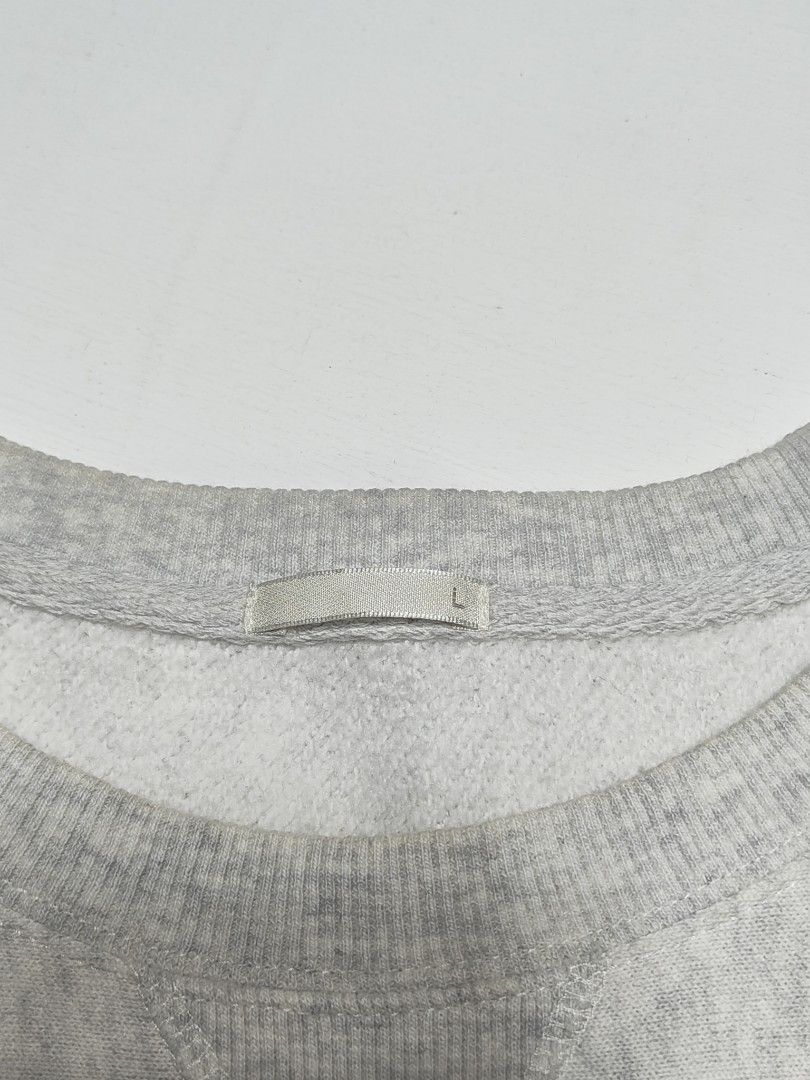 CREW NECK HEAVY WEIGHT BY G. U (Category: Coats, Jackets and Outerwear) located in Tumauini. Submitted by znernatpiece (Listing ID 1467535414, Image 2). Description: G. U CREWNECK HEAVY WEIGHT EXCELLENT CONDITION NO ACTUAL DIMENSIONS ON PICTURES +SF.