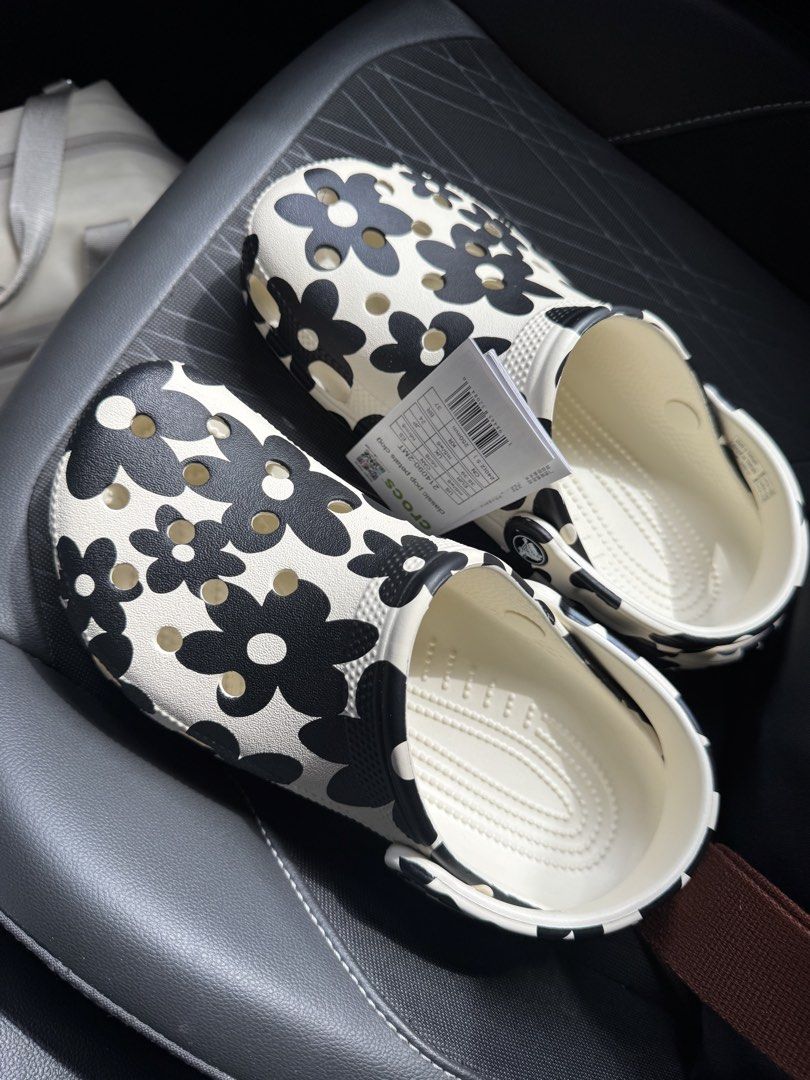 Crocs Classic Pop Petal Clogs in Summit White/Multi (M6W8) (Category: Slippers and slides) located in Bacoor. Submitted by t_cure (Listing ID 1467373734, Image 1). Description: Only fitted, never worn, with tags RFS: not my size Bought for Php 3,995.