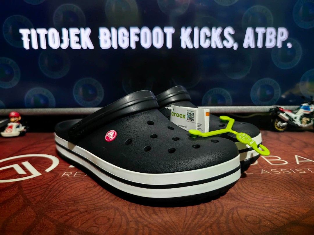 Crocs Crocband clog size 13 US (Category: Slippers & Slides) located in Pasig City. Submitted by titojek (Listing ID 1467476734, Image 1). Description: ⚠️ For sale only. 🔥 Brand new and legit Cr0cs Crocband clog size 13 US. 💵 2,500. Fixed price (3,745 SRP) 🛵 Lalamove or Grab ✈️ J&T and JRS (no rush shipping) 💳 Payment • Gcash or Security Bank ❌ Wala na akong meet up. ❌ Walang COD/COP. ❌ Walang Sh0pee checkout. 📍Pinagbuhatan, Pasig City 💡Act