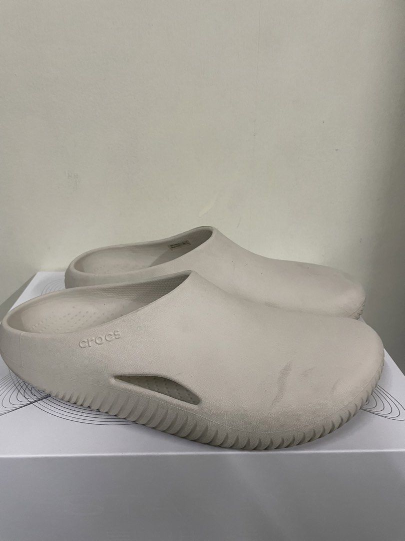 Crocs Mellow Slides M10 US11 (Category: Slippers & Slides) located in Quezon City. Submitted by drake0302 (Listing ID 1467475305, Image 3). Description: For sale: Crocs mellow slides M10 , fit US11 , authentic.