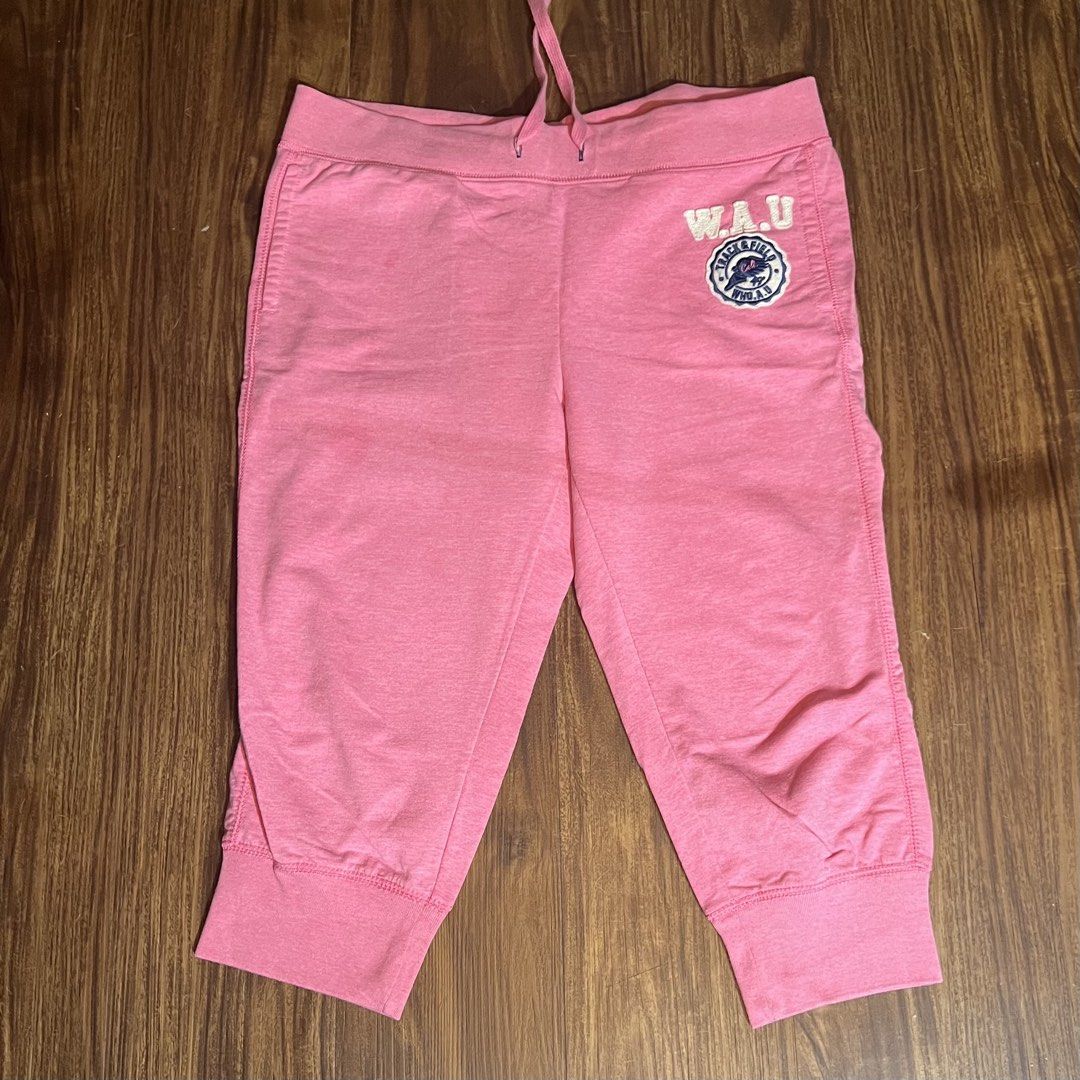 cropped jogger capri Track Pants (Category: Other Bottoms) located in Manila. Submitted by Pilarrrrr (Listing ID 1467570802, Image 1). Description: .