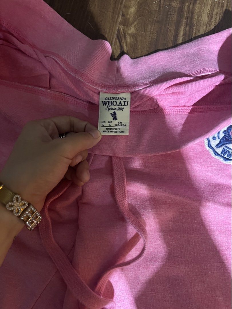 cropped jogger capri Track Pants (Category: Other Bottoms) located in Manila. Submitted by Pilarrrrr (Listing ID 1467570802, Image 2). Description: .