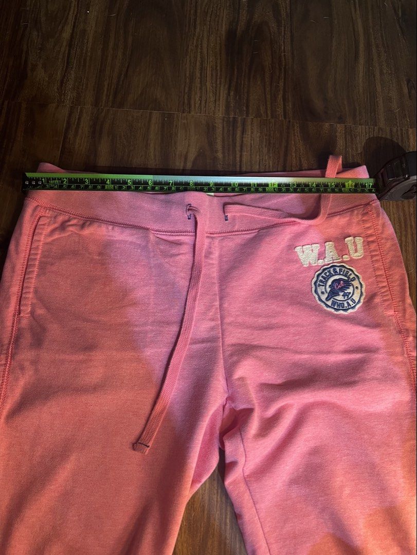 cropped jogger capri Track Pants (Category: Other Bottoms) located in Manila. Submitted by Pilarrrrr (Listing ID 1467570802, Image 3). Description: .