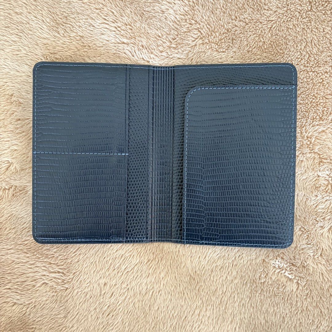 Dala Passport Holder (Category: Travel Essentials & Accessories) located in San Juan City. Submitted by _ands_ (Listing ID 1467457629, Image 2). Description: - FREE when purchasing 2 of my Dala listings - One (1) freebie per transaction.