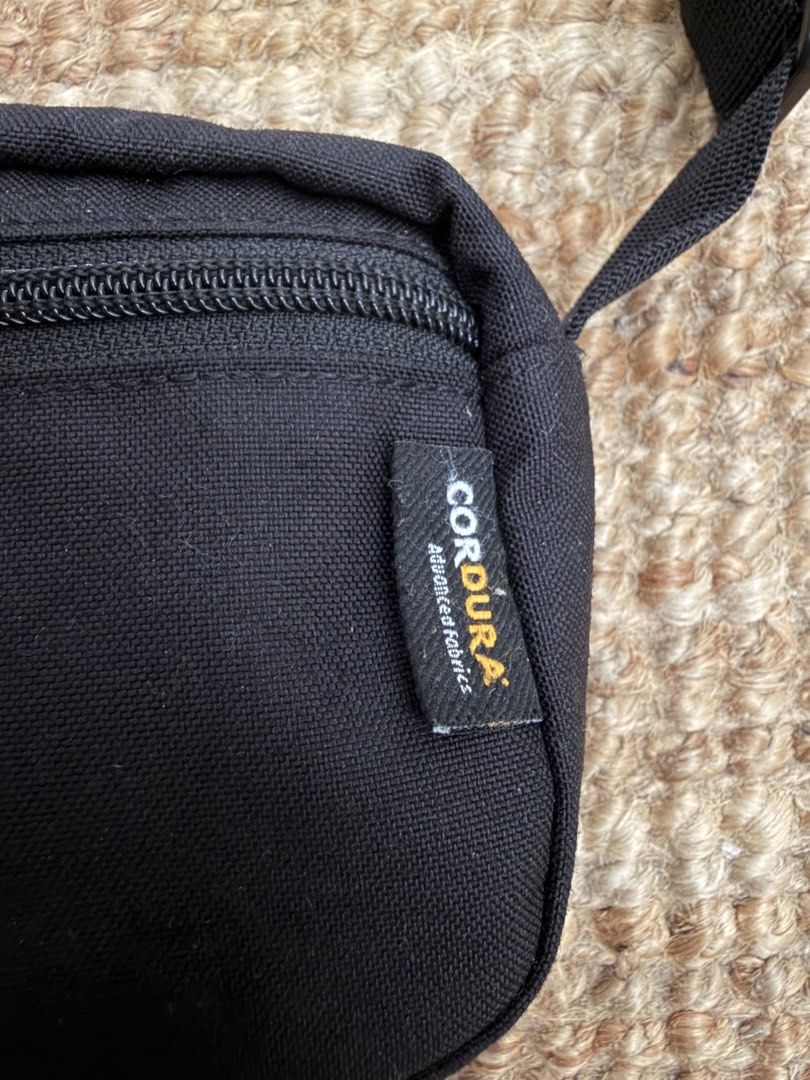 Danton Tertre Sling Bag (Category: Sling Bags) located in Santa Rosa. Submitted by acunicorn (Listing ID 1467387705, Image 3). Description: Danton France Tertre Sling Bag Needs wash Signs of wear on the zippers (see photos) Missing Danton keychain Danton’s simple and sporty shoulder pouch made with 500d Cordura nylon, featuring front embroidery in reference of one of Paris’s most famous squares, Place du Tertre. Zipper top closure Zippered front 