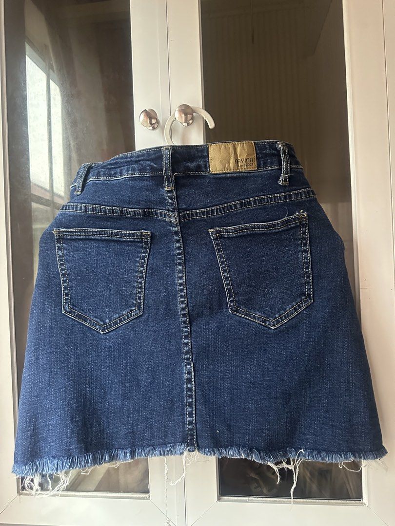 Dark Denim Skirt (Category: Skirts) located in Cagayan de Oro. Submitted by zm1.declutter (Listing ID 1467432629, Image 2). Description: .