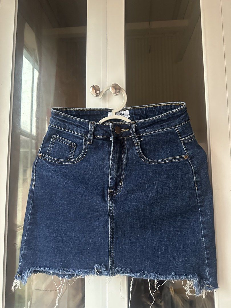 Dark Denim Skirt (Category: Skirts) located in Cagayan de Oro. Submitted by zm1.declutter (Listing ID 1467432629, Image 1). Description: .