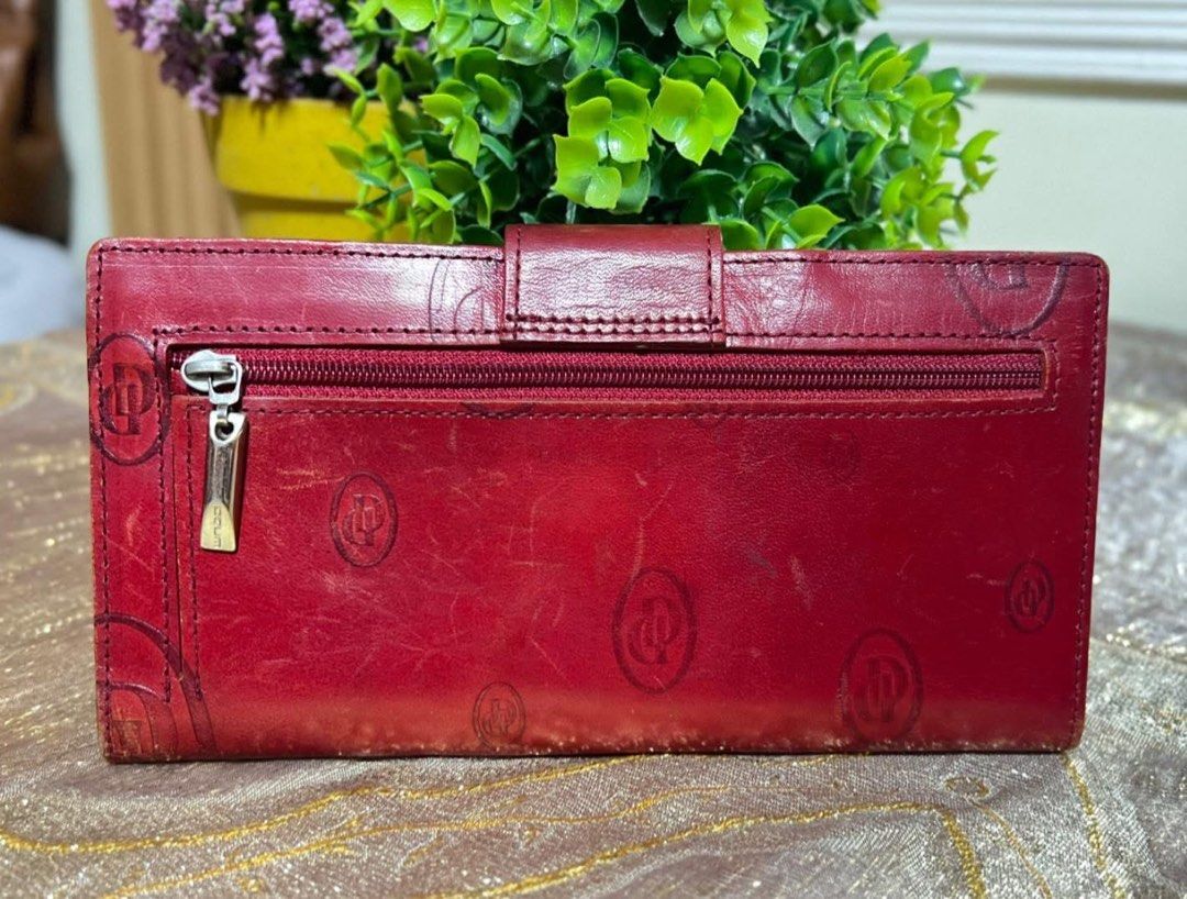 DAUM bifold leather long wallet (Category: Wallets & Card holders) located in Lapu Lapu. Submitted by glamorouslybeautiful8.0 (Listing ID 1467494550, Image 3). Description: Letting goooo my baby… the Car•Tier lookALike♥️🥰♥️♥️ ☘️👜♥️DAUM genuine leather bifold long wallet (vintage) PreL🌸ved whooaaahhhh soo gorgeous piece‼️‼️‼️ many compartment photo slots, card slots, bill slots and coin slot normal sign of usage durable💕 👄flaws: scratches on 