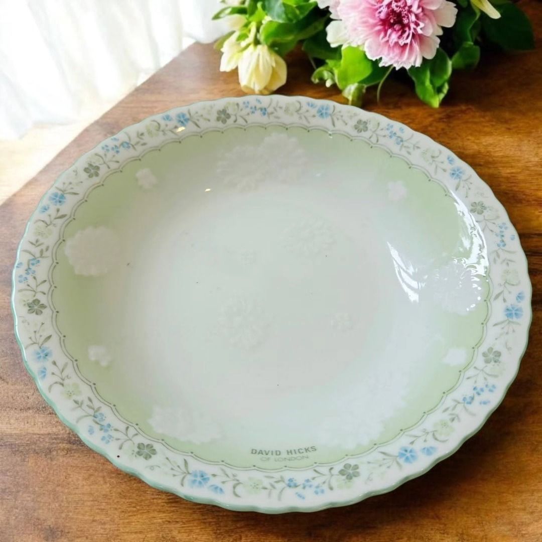 David Hicks Serving Bowl (Category: Vases & Decorative Bowls) located in Taguig. Submitted by poshdepot_ (Listing ID 1467436293, Image 1). Description: David Hicks Serving Bowl 9" x 8.5" Good condition .