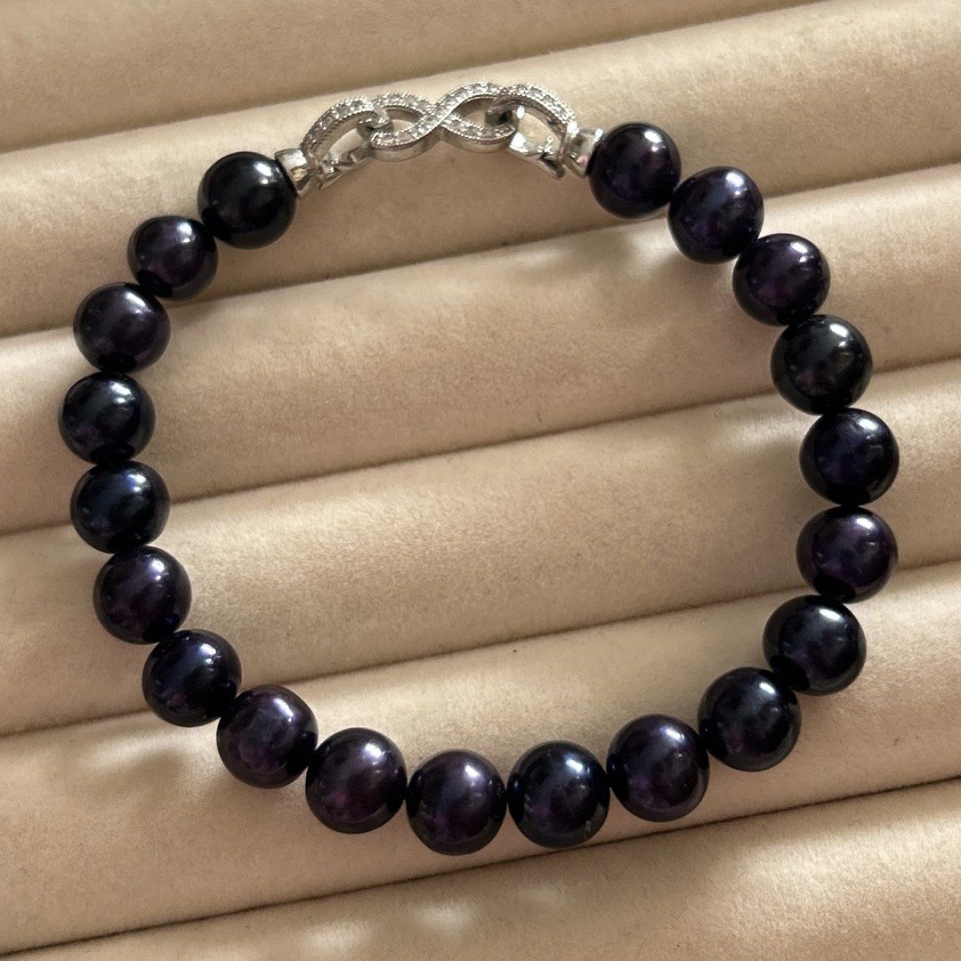 Deep Blue Color pearl bracelet (Category: Bracelets) located in Lipa City. Submitted by avenueusco_ph (Listing ID 1467409721, Image 2). Description: Deep blue with purple overstone pearl bracelet 💙🩶💜 Nice luster ✨ Almost round 🫶🏻 7.7mm 8” long.