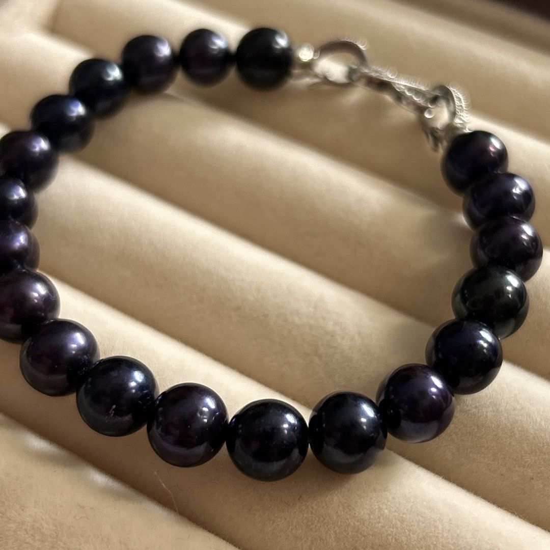 Deep Blue Color pearl bracelet (Category: Bracelets) located in Lipa City. Submitted by avenueusco_ph (Listing ID 1467409721, Image 1). Description: Deep blue with purple overstone pearl bracelet 💙🩶💜 Nice luster ✨ Almost round 🫶🏻 7.7mm 8” long.