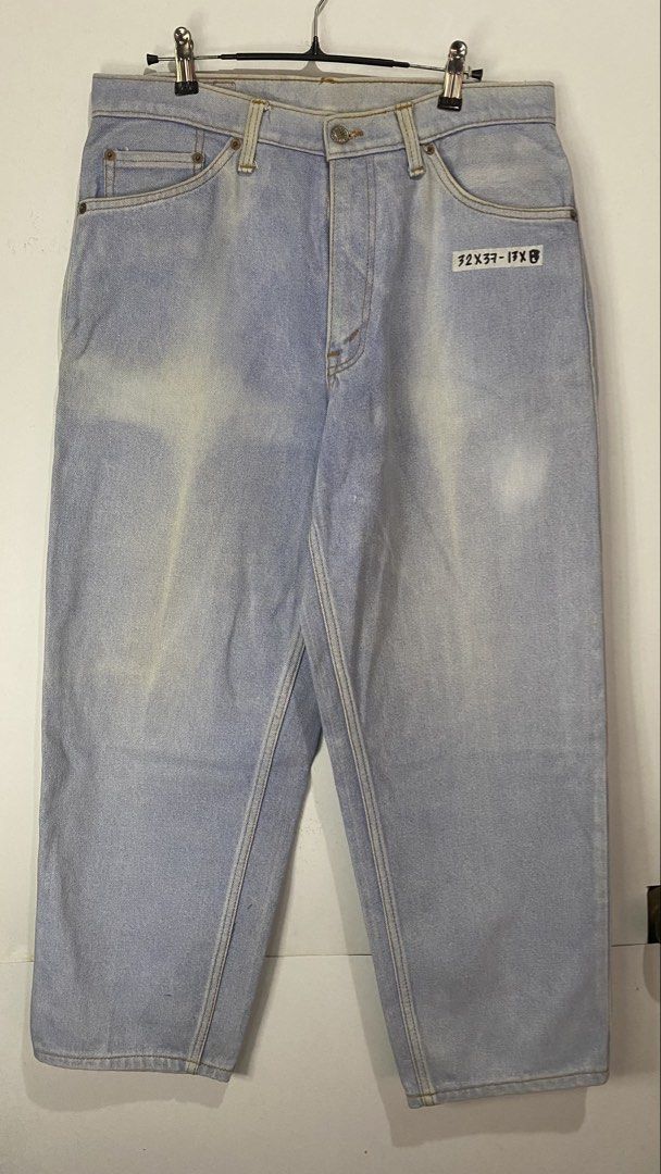 DENIM PANTS (Category: Jeans) located in Jaen. Submitted by oshimamark58418 (Listing ID 1467408265, Image 2). Description: - Brand: Levi's 501 - Style: Classic light wash denim pants - Size: US 32 - Condition: 7/10 (ganda ng pagka-worn-in) - Features: Durable cotton denim, iconic back patch and red tab, comfortable fit for daily wear.