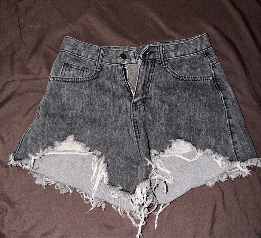 Denim Shorts (Category: Shorts) located in Manila. Submitted by misty186 (Listing ID 1467488176, Image 1). Description: .