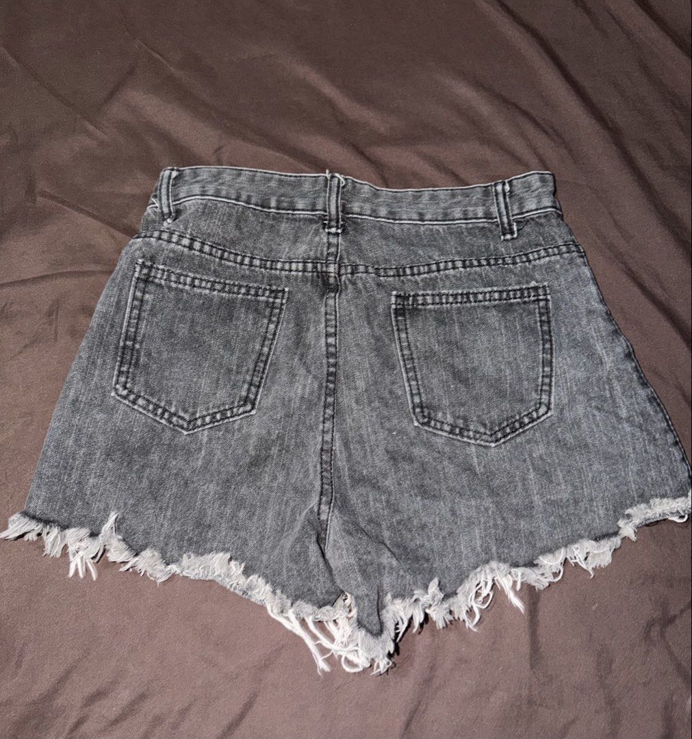 Denim Shorts (Category: Shorts) located in Manila. Submitted by misty186 (Listing ID 1467488176, Image 2). Description: .