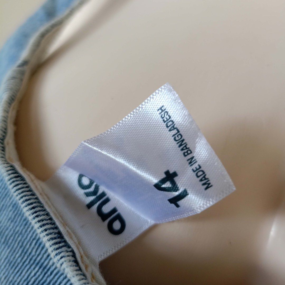 Denim top (Category: Others Tops) located in Barugo. Submitted by green.trendsetter (Listing ID 1467564984, Image 2). Description: .