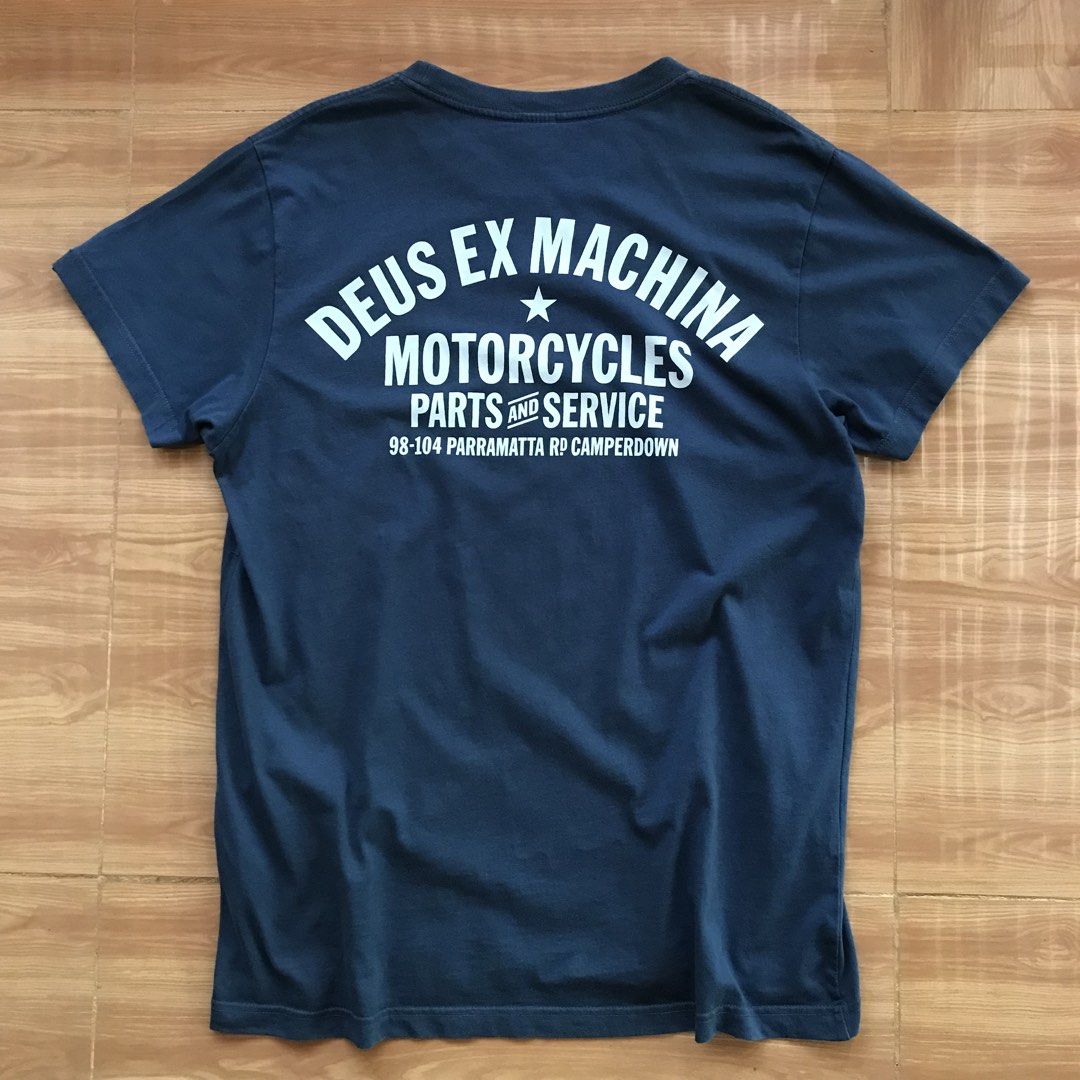Deus Ex Machina Shirt (Category: Tshirts & Polo Shirts ) located in Cebu City. Submitted by whytruekoy (Listing ID 1467222477, Image 2). Description: Deus Ex Machina Shirt Authentic Size Large W / 21 L / 28 Excellent.