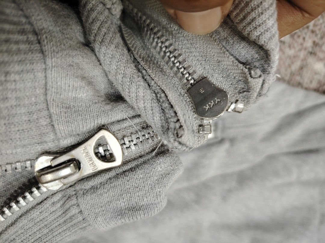 Devilock sweatpants (Category: Joggers) located in Langkap. Submitted by moonbundle (Listing ID 1467526206, Image 3). Description: Devilock sweatpants Saiz M Pinggang 29 tarik 36 inci Panjang 43 inci Kondisi 8.9/10.