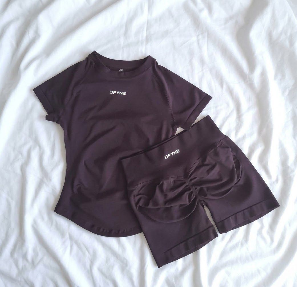 DFYNE impact brown espresso set (Category: Activewear) located in Manila. Submitted by glossywife (Listing ID 1467406316, Image 1). Description: Size small Tried on only but it doesn’t fit me right Still comes w the pouch Mop: bank transfer Mod: grabexpress / j&t / lalamove.