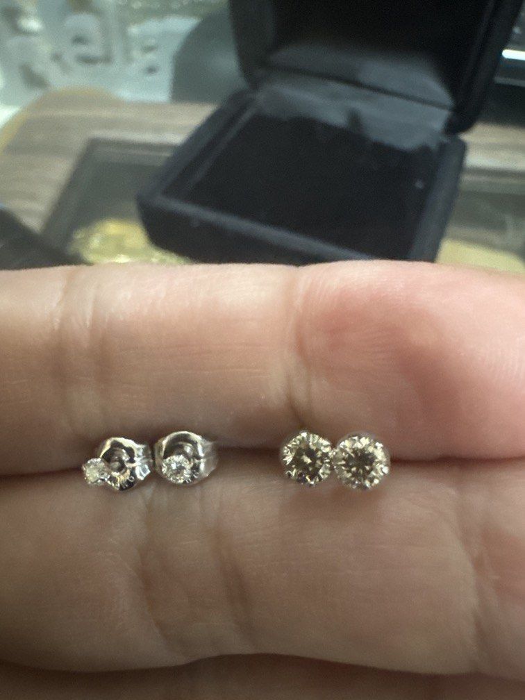 diamond earrings (Category: Luxury Accessories) located in Paranaque City. Submitted by marche8 (Listing ID 1467447931, Image 2). Description: Platinum 0.15 diamond 14k 0.15 diamond Two sets earrings for only 9999 pesos only shipping add 1500 pesos This items are from japan .
