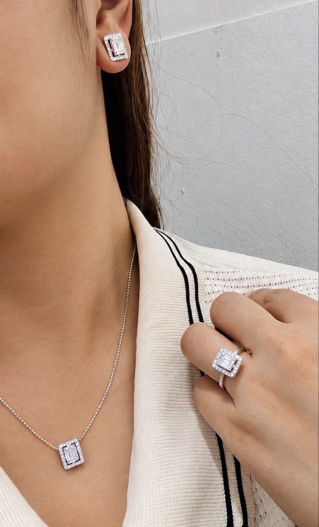 Diamond Set (Category: Necklaces) located in San Pedro. Submitted by loveeofgoldiss (Listing ID 1467514327, Image 2). Description: Natural diamond Size 7 14karat.
