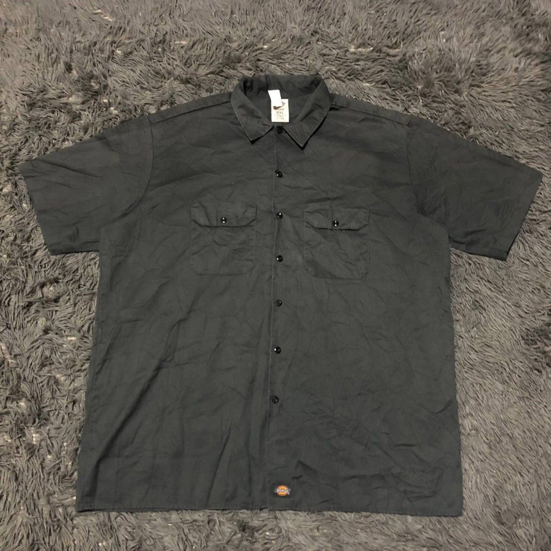 Dickies Button Down Polo (Category: Activewear) located in Camiling. Submitted by thriftscape2024 (Listing ID 1467556413, Image 1). Description: Excellent Condition Color rate: 9/10 Issue: ❌❌❌ Dimes: W27xL32.
