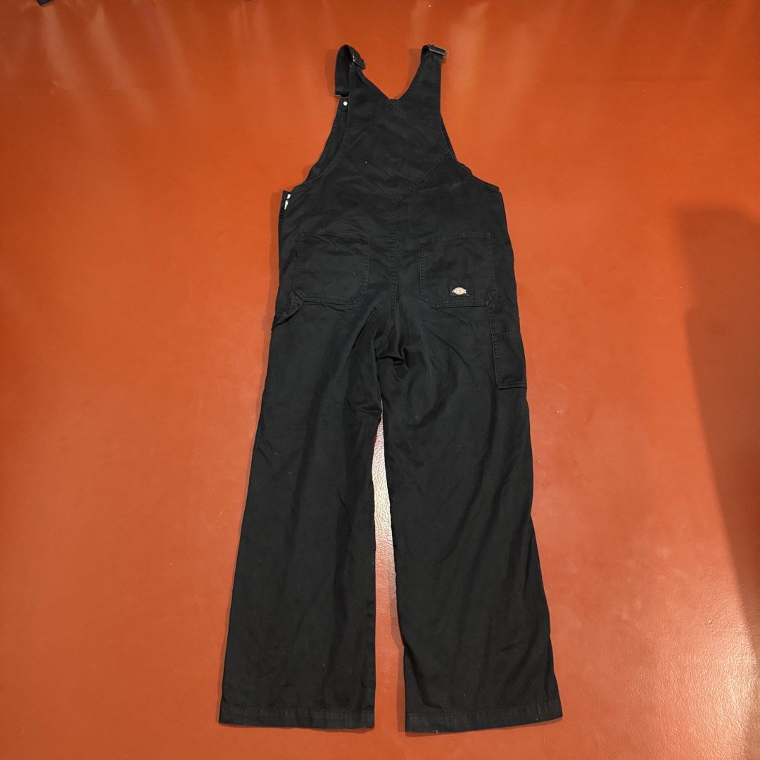 DICKIES CARPENTERS JUMPER (Category: Jumpsuits) located in Pasig City. Submitted by buzzthrifty (Listing ID 1467544614, Image 2). Description: SIZE 32-34WAIST 10"HEM 40LENGTH (WAIST TO HEM) EXCELLENT CONDITION .